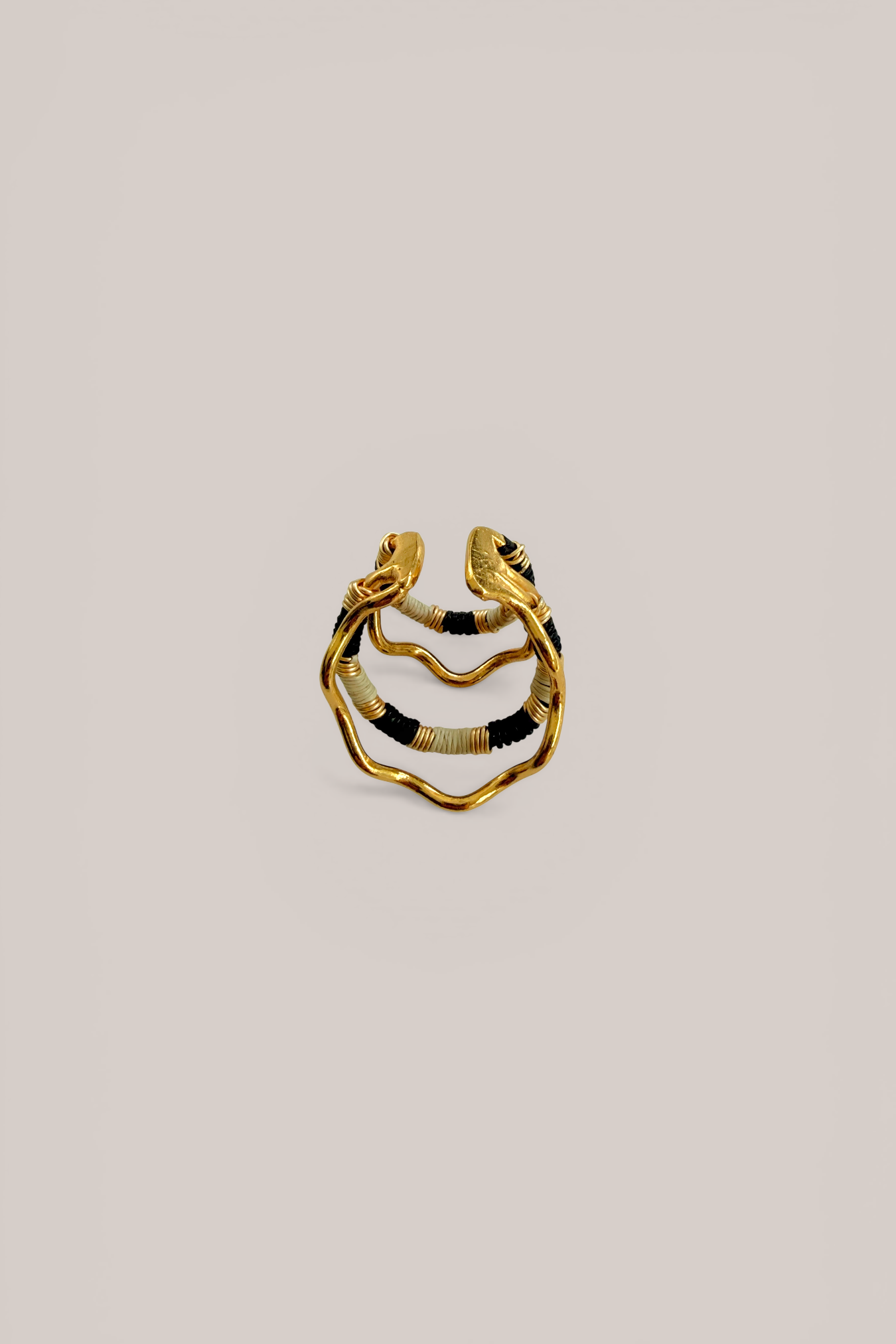 Earcuff Waves Black and Cream